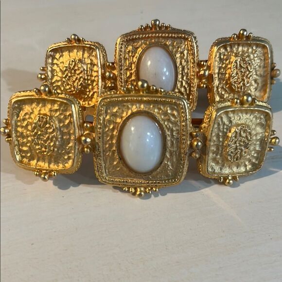Vintage Victorian Style Costume Gold&White Center  Hair Barrettes Set of 2 - Picture 1 of 7